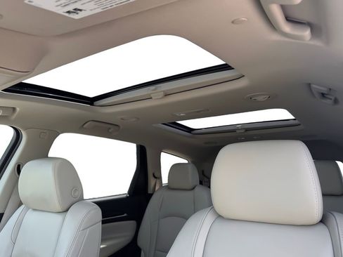 Used 2020 Buick Enclave Premium w/ Sun and Sites Package AWD/4WD image 19