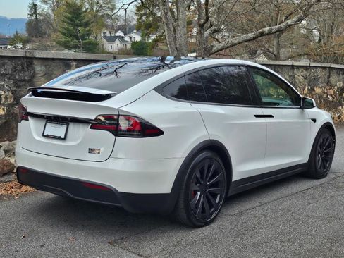 Used 2024 Tesla Model X Plaid image 14