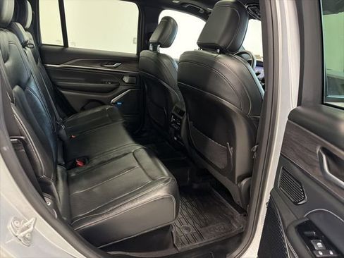 Used 2022 Jeep Grand Cherokee Overland image 45