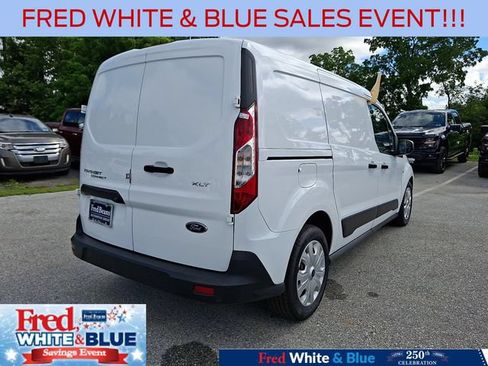 Certified 2022 Ford Transit Connect XLT FWD image 10