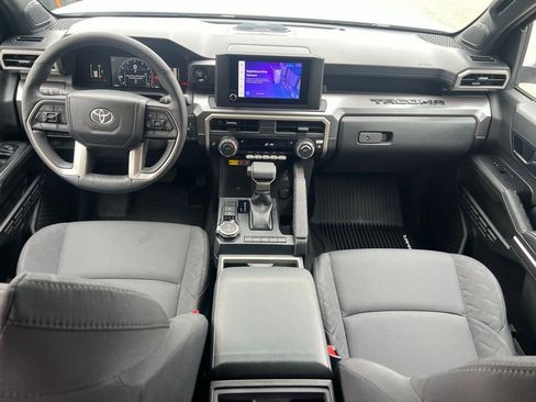 Certified 2025 Toyota Tacoma SR5 AWD/4WD image 19