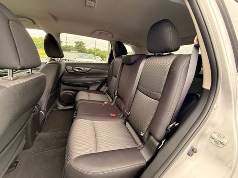 Used 2020 Nissan Rogue SV AWD/4WD image 16