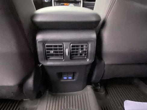 Used 2022 Toyota RAV4 XLE w/ Convenience Package image 10