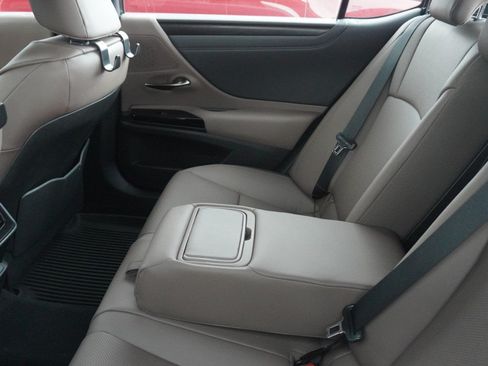 Used 2025 Lexus ES 350 w/ Premium Package FWD image 10