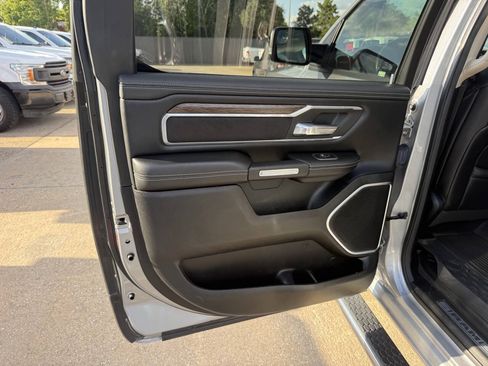 Used 2020 RAM 1500 Laramie AWD/4WD image 14