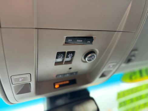 Used 2015 Chevrolet Tahoe LTZ image 32