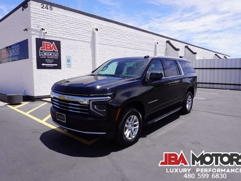 Used 2025 Chevrolet Suburban LT RWD image 19