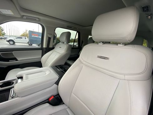 Certified 2025 Ford Expedition Platinum AWD/4WD image 20