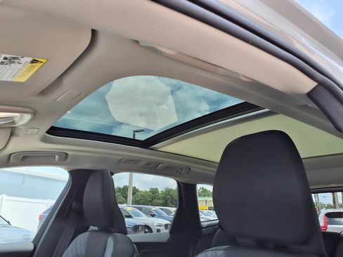 Certified 2024 Volvo XC60 B5 Core AWD/4WD image 23