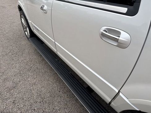 Used 2017 Ford Expedition EL Platinum RWD image 30
