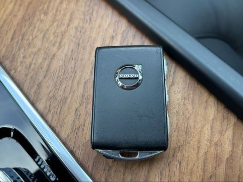 Used 2024 Volvo XC90 B6 Plus image 33