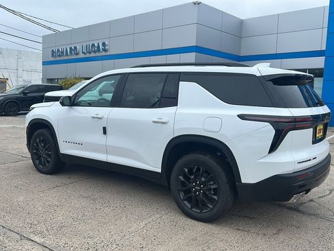 New 2026 Chevrolet Traverse LT w/ Midnight/Sport Edition AWD/4WD image 7