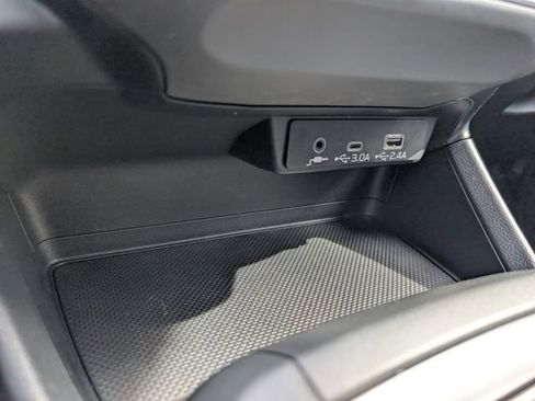 Used 2024 Subaru Crosstrek 2.0i Premium image 17