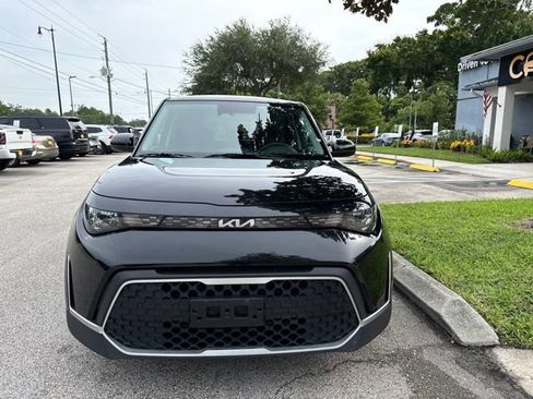 Used 2025 Kia Soul LX w/ LX Technology Package FWD image 2
