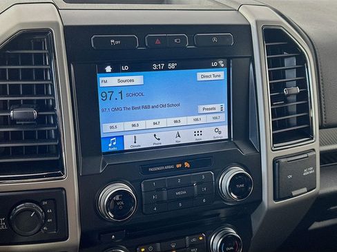 Used 2018 Ford F150 Lariat w/ Equipment Group 502A Luxury image 17
