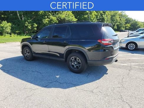 Used 2023 Honda Pilot TrailSport image 3