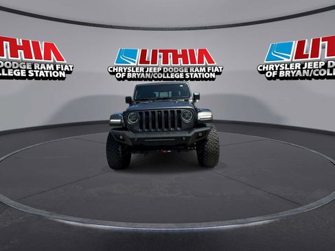 Used 2021 Jeep Gladiator Rubicon AWD/4WD image 3