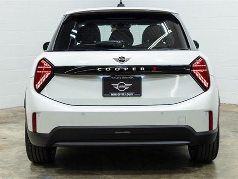 Certified 2025 MINI Cooper S image 10