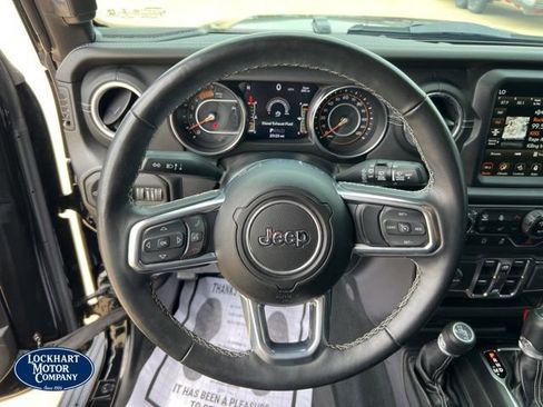 Used 2022 Jeep Wrangler Unlimited Sahara w/ LED Lighting Group AWD/4WD image 46