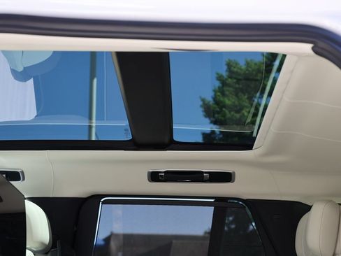 Used 2024 Land Rover Range Rover Autobiography AWD/4WD image 8