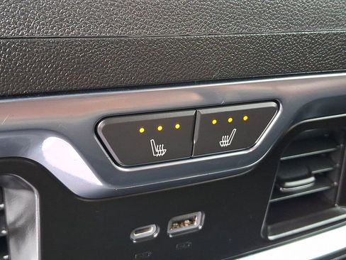 Used 2023 GMC Sierra 1500 Denali Ultimate image 11