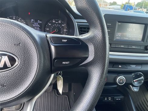 Used 2018 Kia Rio LX image 16