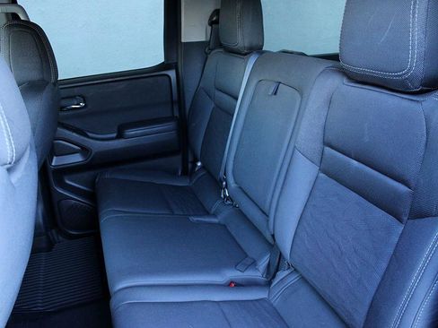 Used 2022 Nissan Frontier SV w/ Technology Package image 13