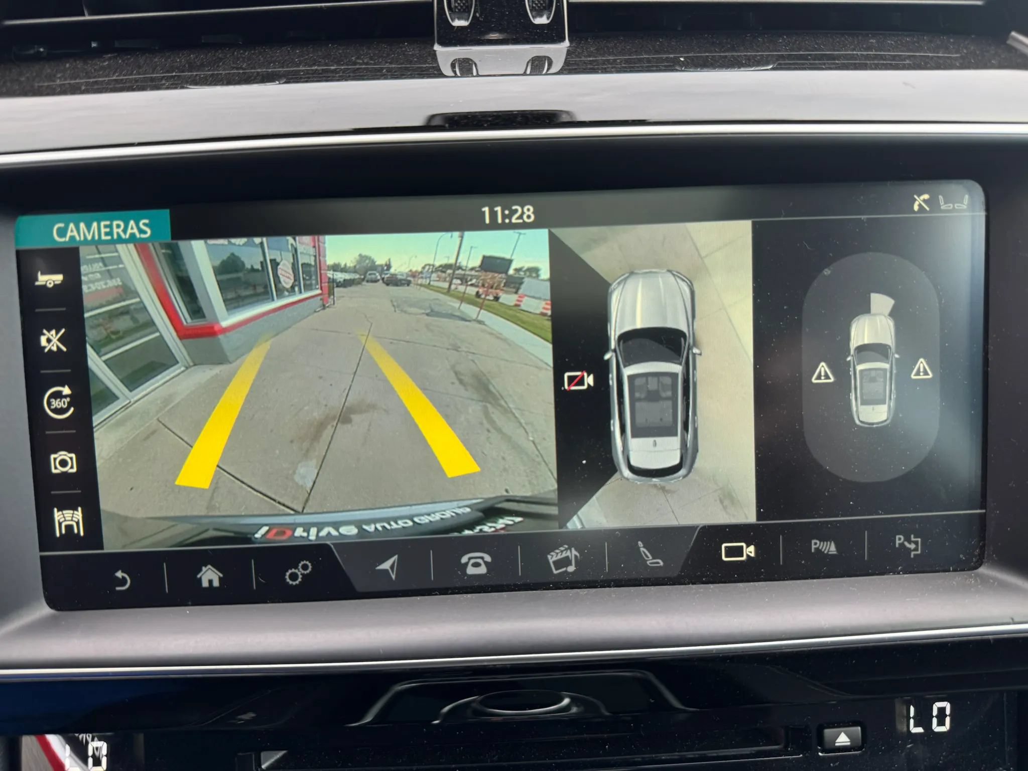 Used 2017 Jaguar F-PACE R-Sport AWD/4WD image 10