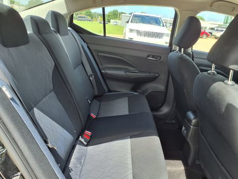 Used 2025 Nissan Versa SV FWD image 20