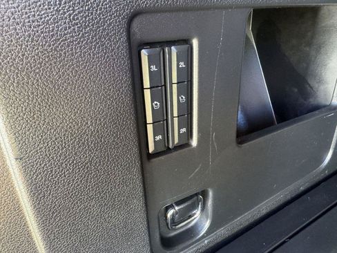 Used 2019 Ford Expedition Max Platinum AWD/4WD image 32