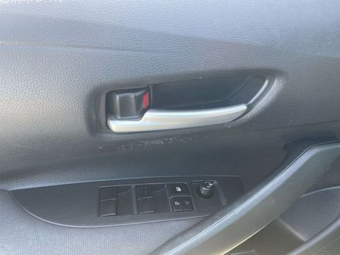 Used 2020 Toyota Corolla LE image 20