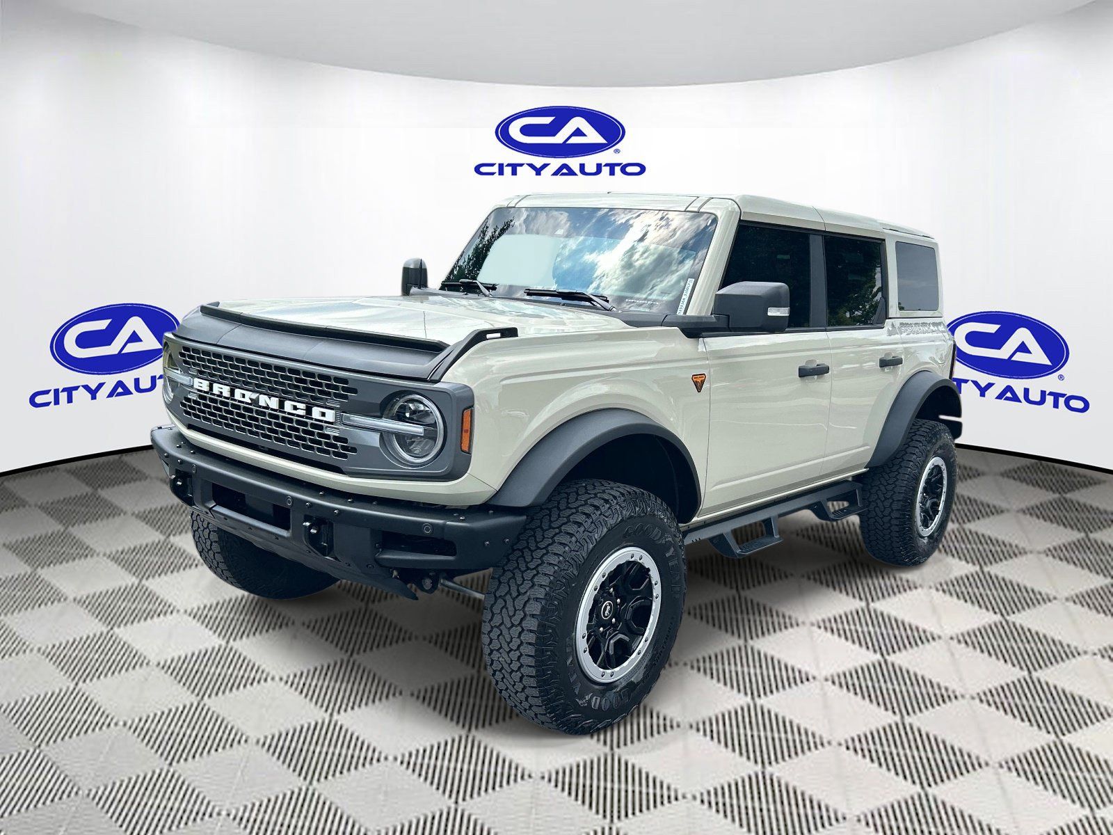 Used 2025 Ford Bronco Badlands AWD/4WD image 8