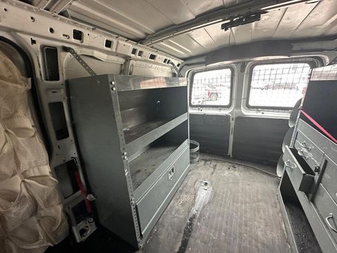 Used 2019 Chevrolet Express 2500 RWD 2500 135" w/ Communications Package image 17