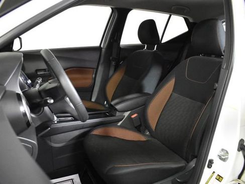Used 2024 Nissan Kicks SR FWD image 9