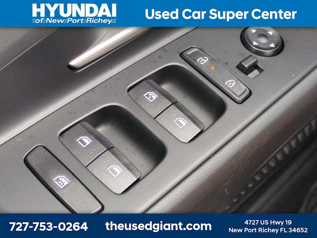 Certified 2024 Hyundai Elantra SEL FWD image 24
