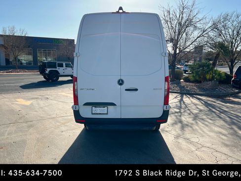 Used 2019 Mercedes-Benz Sprinter 170 Cargo image 4