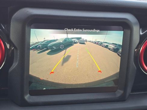 Used 2018 Jeep Wrangler Unlimited Sport image 19