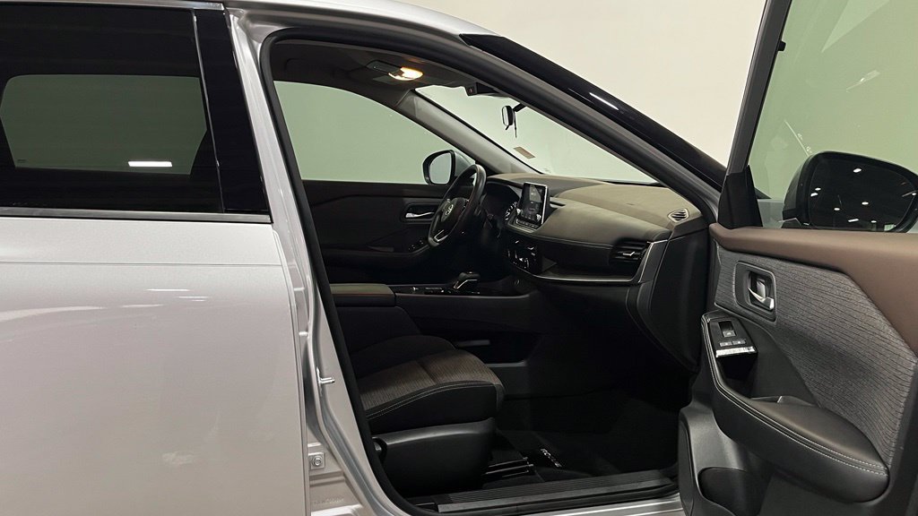 Used 2021 Nissan Rogue SV FWD image 14