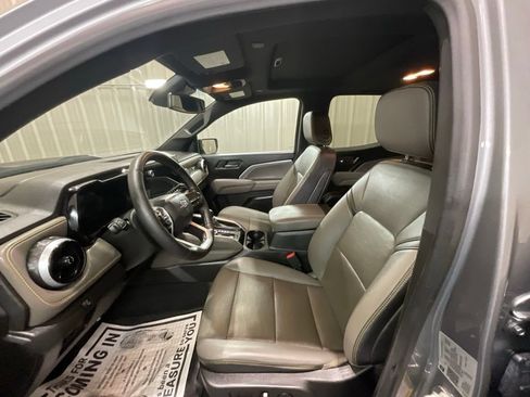 Used 2023 Chevrolet Colorado ZR2 w/ ZR2 Convenience Package III AWD/4WD image 10