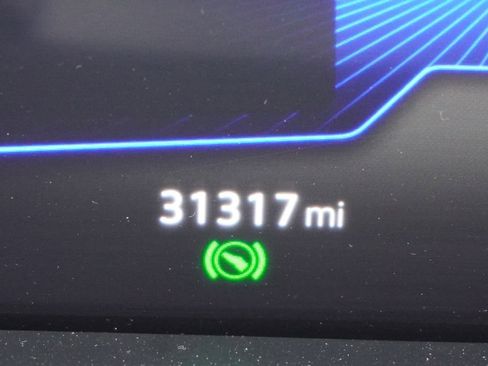 Used 2023 Volkswagen Tiguan SE R-Line image 3