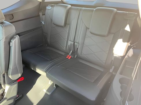 New 2026 Volkswagen Atlas SE image 24