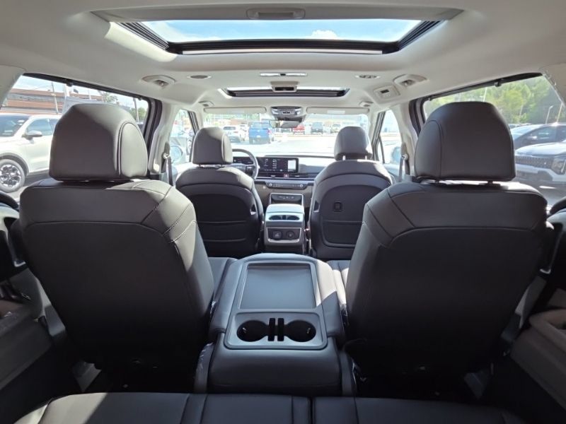 New 2027 Kia Carnival SX FWD image 11