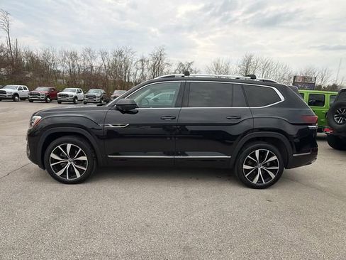 Used 2024 Volkswagen Atlas SEL Premium R-Line image 2