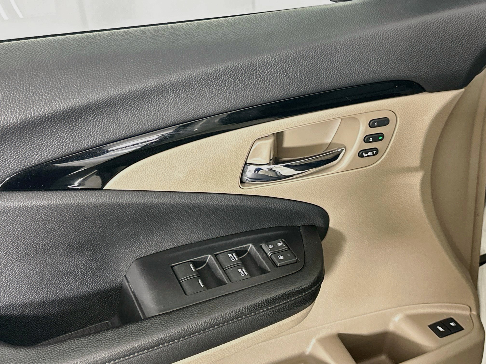 Used 2019 Honda Pilot Elite image 15