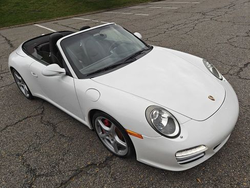 Used 2010 Porsche 911 Carrera 4S image 11