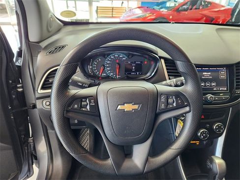 Used 2020 Chevrolet Trax LT image 7