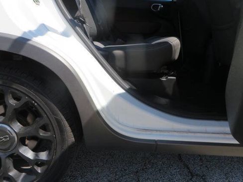 Used 2014 FIAT 500L Trekking w/ Popular Equipment Group FWD image 25