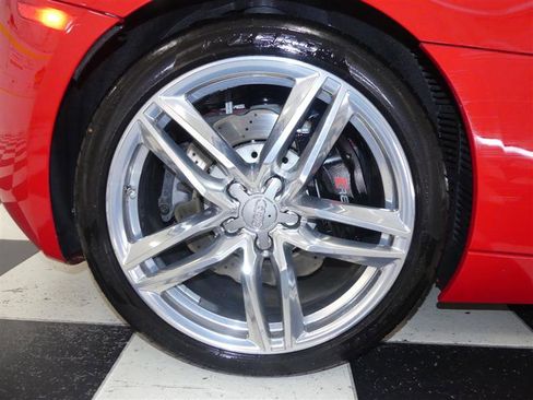 Used 2014 Audi R8 V8 w/ Convenience Package image 30