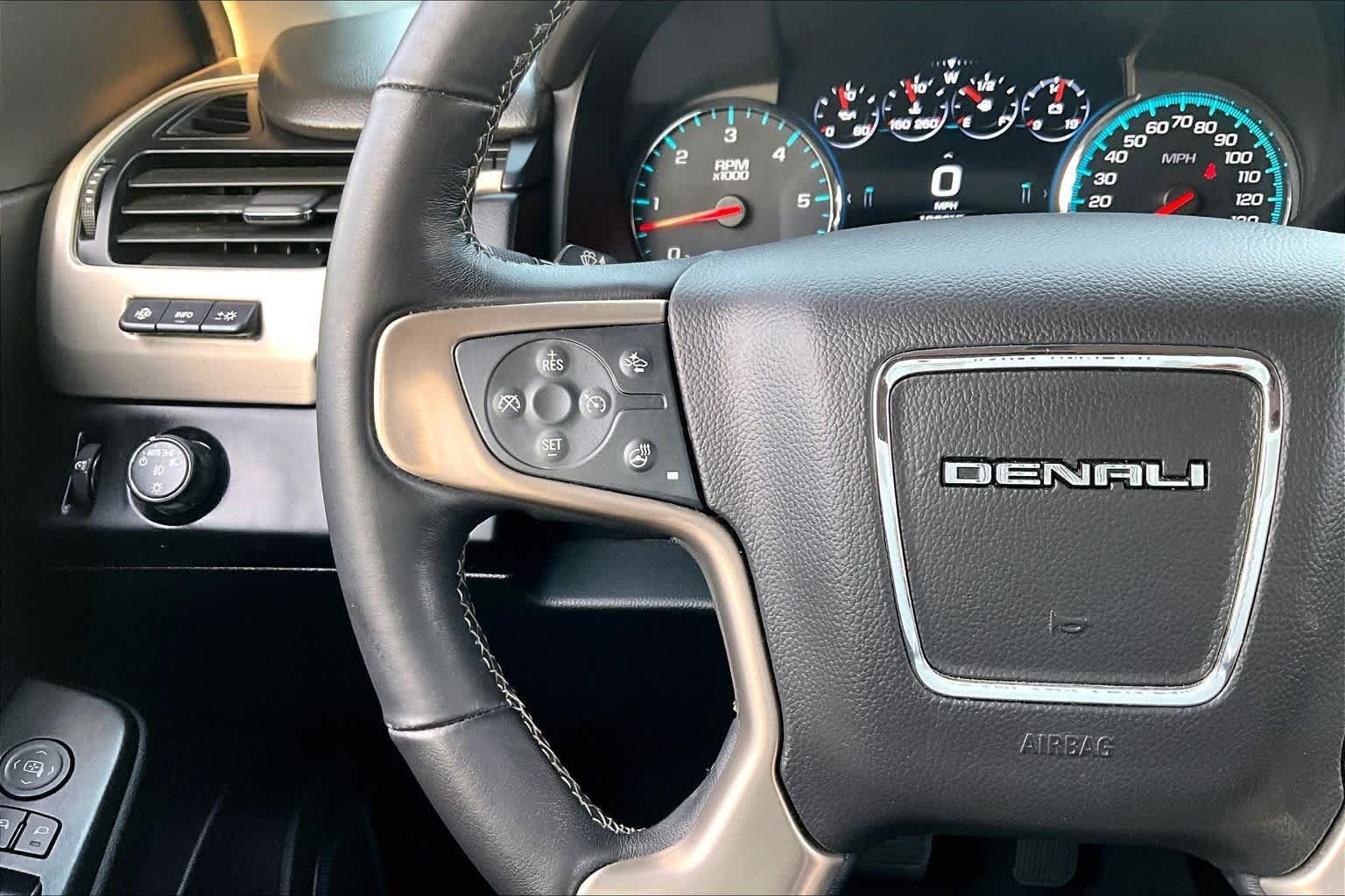 Used 2019 GMC Yukon Denali w/ Denali Ultimate Package RWD image 24