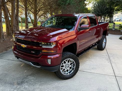Used 2017 Chevrolet Silverado 1500 LT w/ All Star Edition image 6